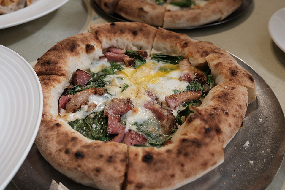 菠菜培根蛋 pizza